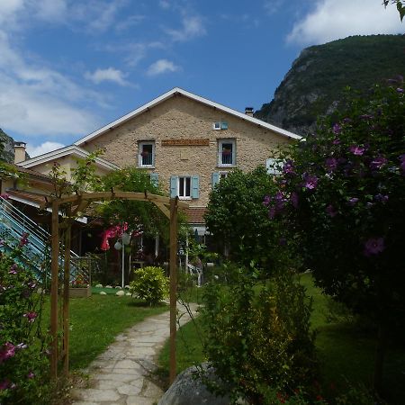 La Petite Auberge De Niaux ภายนอก รูปภาพ